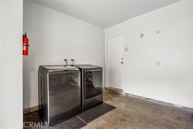 Building Photo - 932 S Country Glen Way