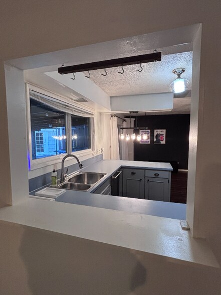 Building Photo - 11295 SW Blakeney St