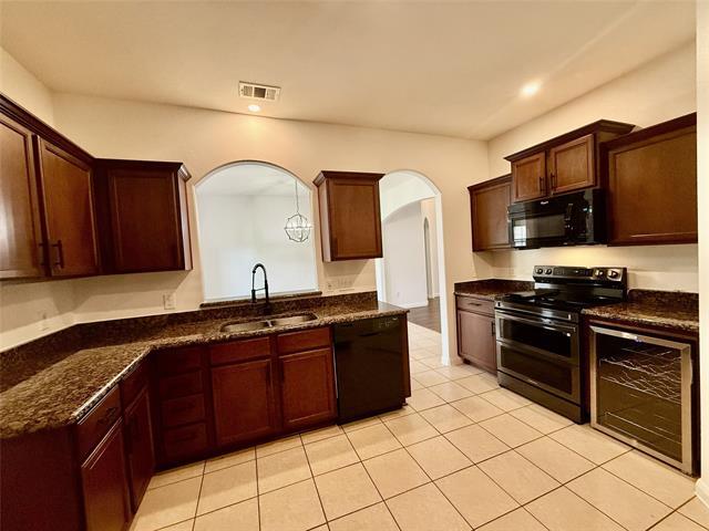 Building Photo - 205 Oriole Dr