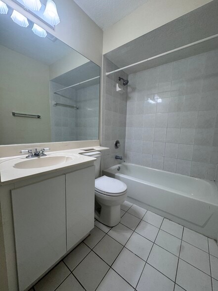 Second Bedroom Bathroom - 12625 SW 91st St