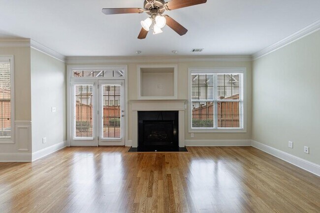 Building Photo - 10293 Midway Ave