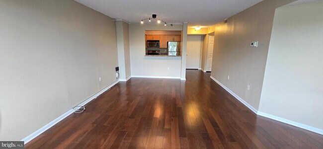 Building Photo - 10101 Grosvenor Pl