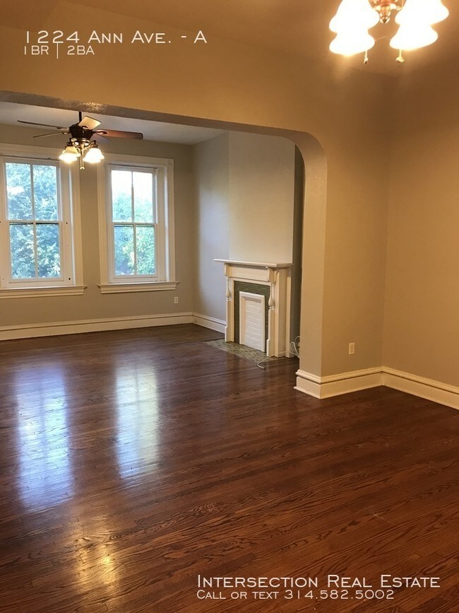 Building Photo - Stunning, Two-Level Soulard Apartment