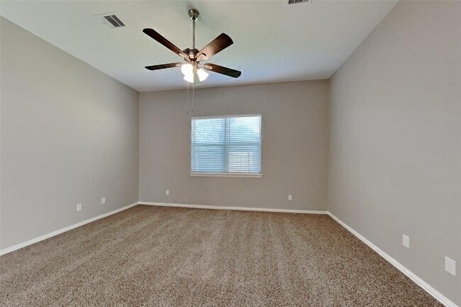 Building Photo - 21510 Duke Alexander Dr