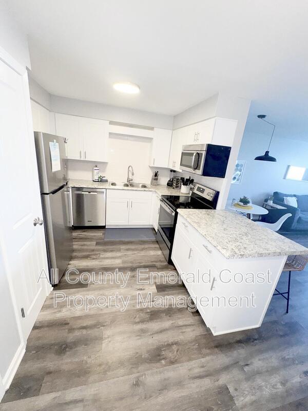 Building Photo - 3755 Scenic Hwy 98