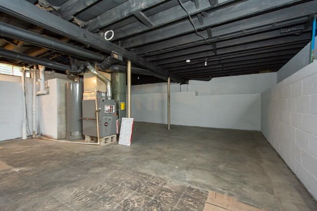 Building Photo - 1518 McKay Ave