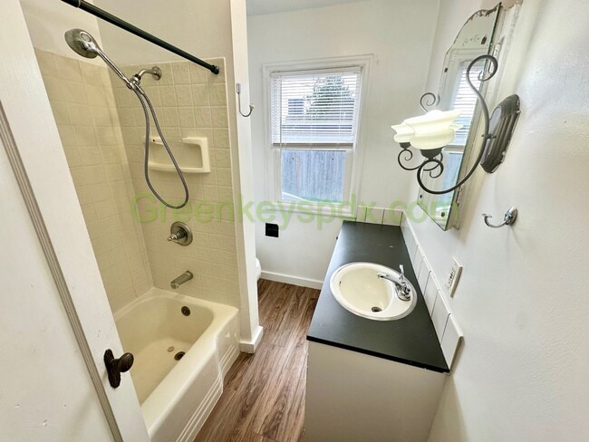 Building Photo - Charming 1 Bed 1 Bath with Huge Yard