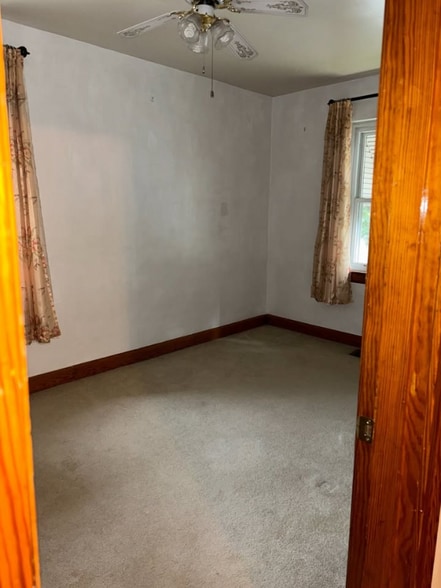 Building Photo - 6411 S 3rd St