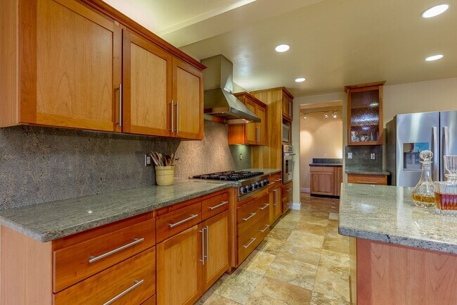 Building Photo - Upgraded 4 Bedroom, 2.5 Bath Single Family Home in University City
