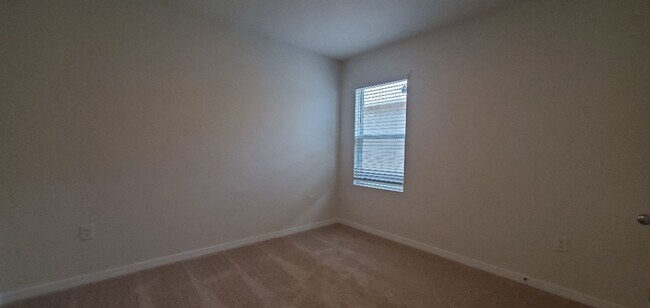 Building Photo - 3-Bedroom, 2.-Bathroom in Squires Grove/Wi...