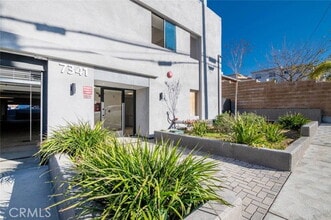 Building Photo - 7341 Valmont St