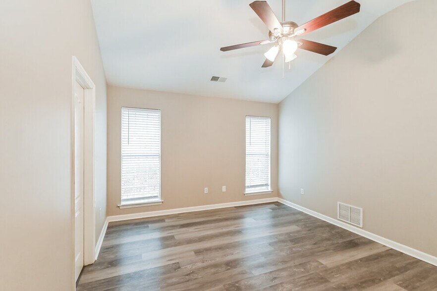 Building Photo - 7882 Molly Meadow Cove