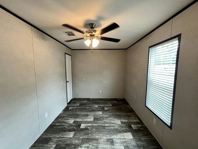 Building Photo - 38 Tower Manor Cir W