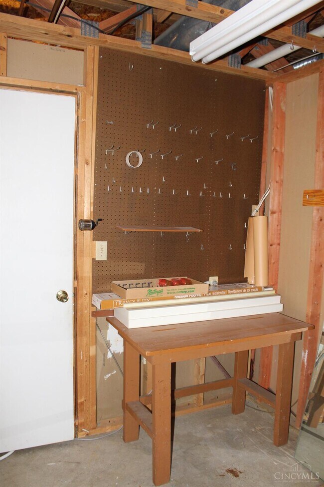 Building Photo - 9156 Dominion Cir