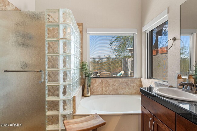 Building Photo - 10318 E Tierra Buena Ln