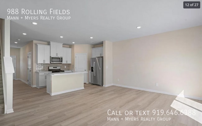 Building Photo - 988 Rolling Flds Dr