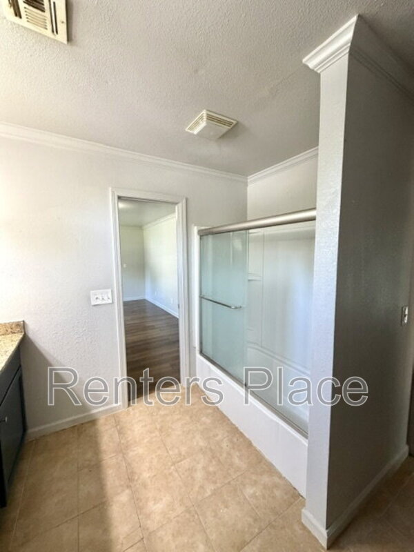 Building Photo - 4308 E 4th Pl