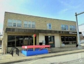 Building Photo - 811 W Springfield Ave