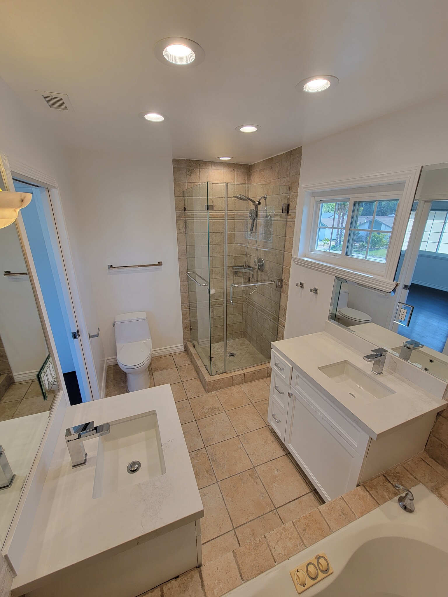 Master bathroom - 5766 Lake Lindero Dr