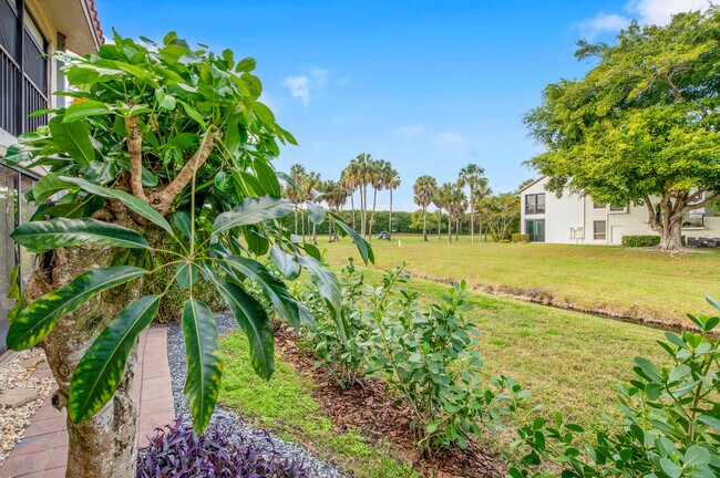 Building Photo - 7888 La Mirada Dr