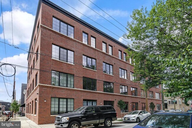 Building Photo - 1701 S 4th St