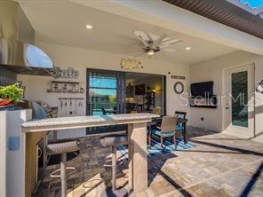 Building Photo - 714 16th Ave E