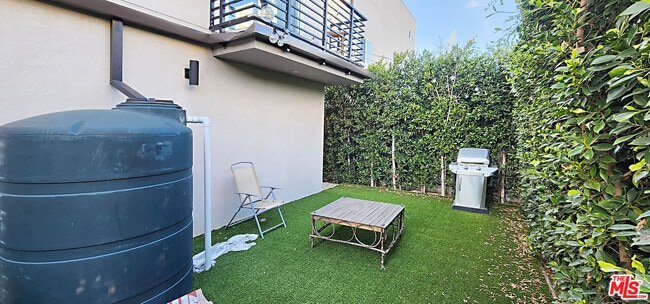 Building Photo - 1224 Alexandria Ave