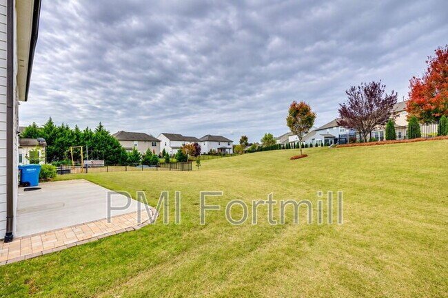 Building Photo - 1080 Crescent Moon Dr