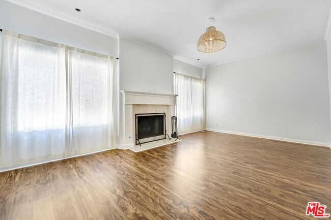 Building Photo - 4415 Saugus Ave