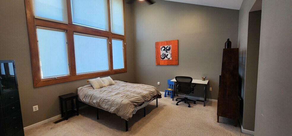 Building Photo - 3018 22nd St S