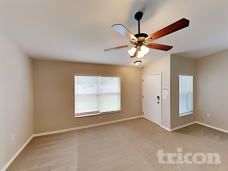 Building Photo - 1403 14th St W