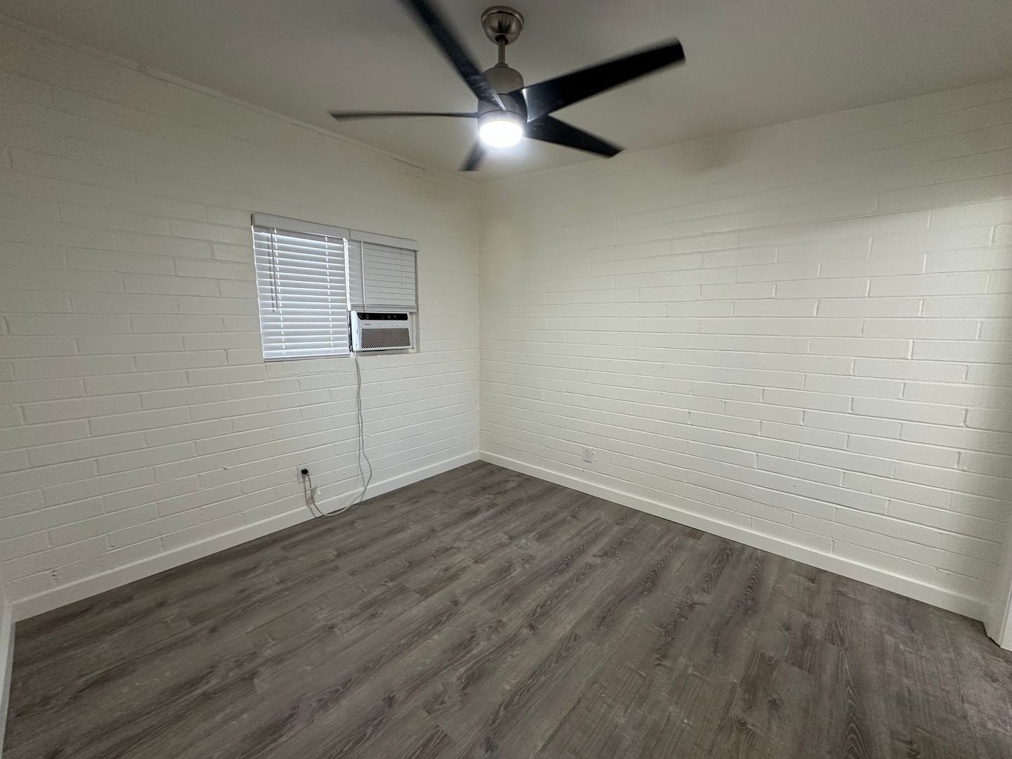 Building Photo - 1022 N Palo Verde Blvd