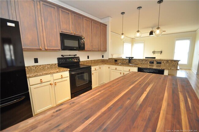 Building Photo - 1164 Trentini Ave