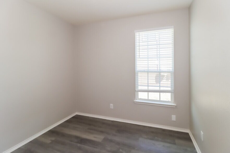 Building Photo - 124 Carrington St