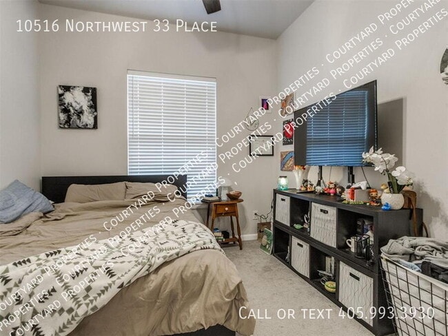 Building Photo - 10516 NW 33rd Pl