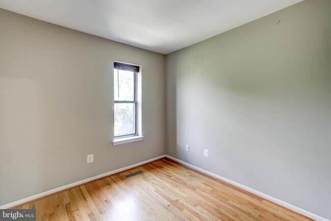 Building Photo - 1325 13th St NW