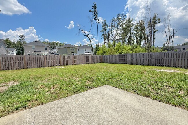 Building Photo - (Pet Friendly)