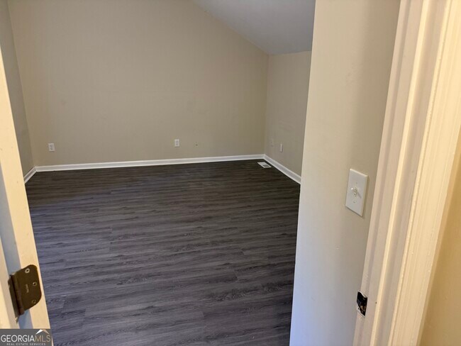 Building Photo - 888 Timbercrest Ct