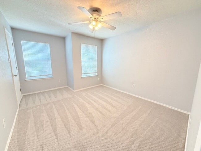 Building Photo - Nice 4 bedroom 2 story Home - Near Sea World / Potranco Rd