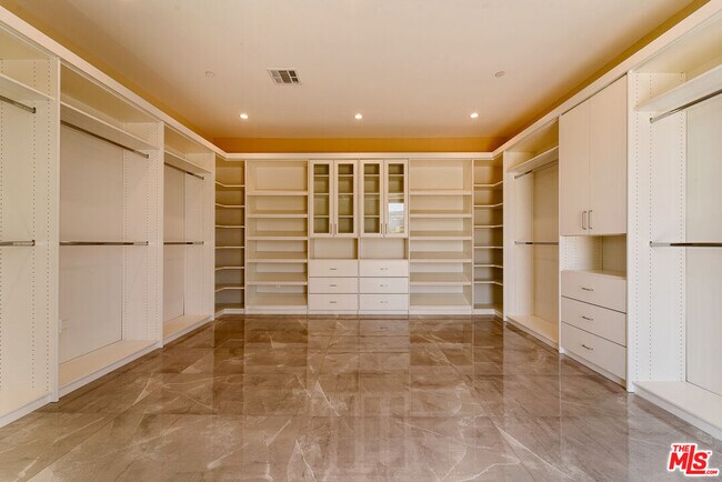 Building Photo - 11631 Poema Pl