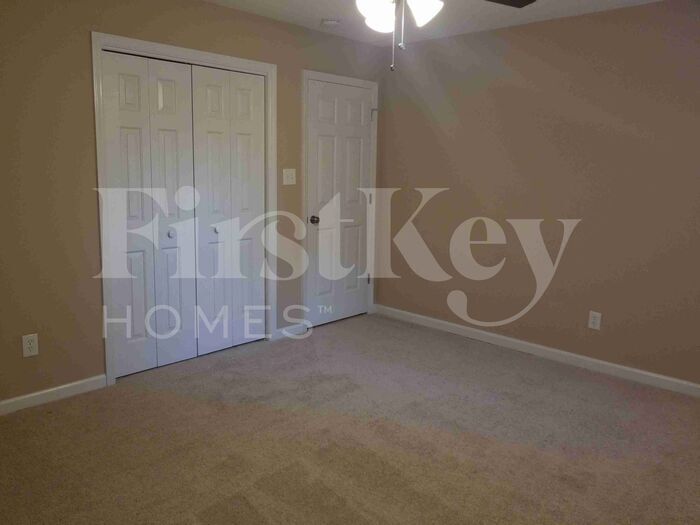 Building Photo - 1231 Springhill Rd