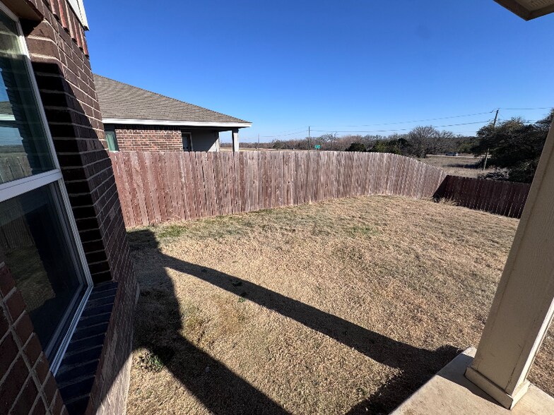 Building Photo - 1718 risen