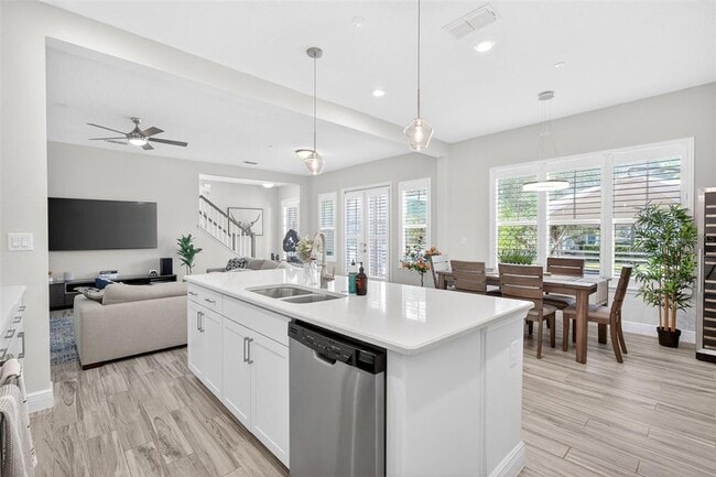 Building Photo - 8809 Laureate Blvd