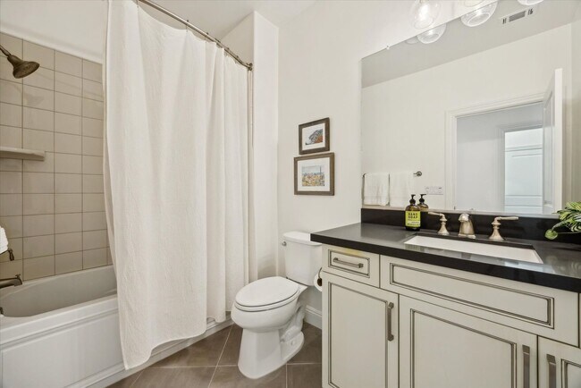 Building Photo - Single Level Executive Home