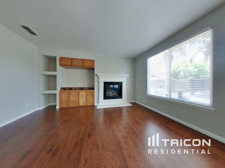 Building Photo - 10246 Canadeo Cir