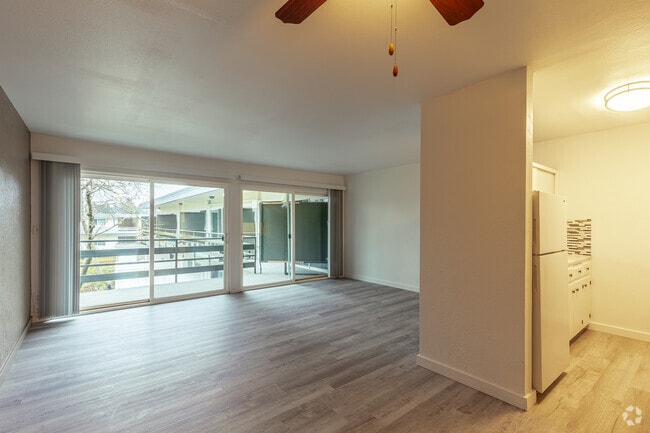 1BR, 1BA -738SF - Edgemont Apartments