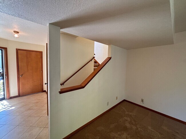 Building Photo - Charming Santa Cruz Townhouse: 3 Beds, 2.5...