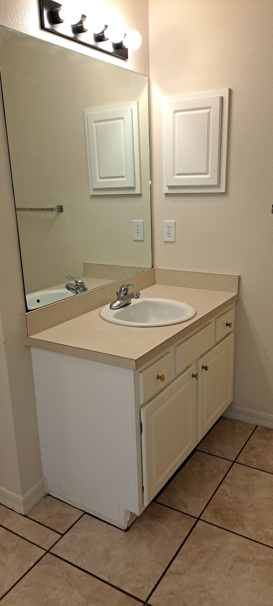 Building Photo - 963 Husted Ave SE