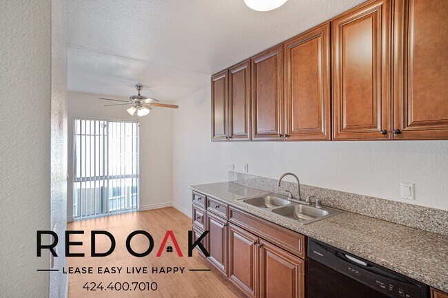Building Photo - 17830 1/3 Sherman Way-379