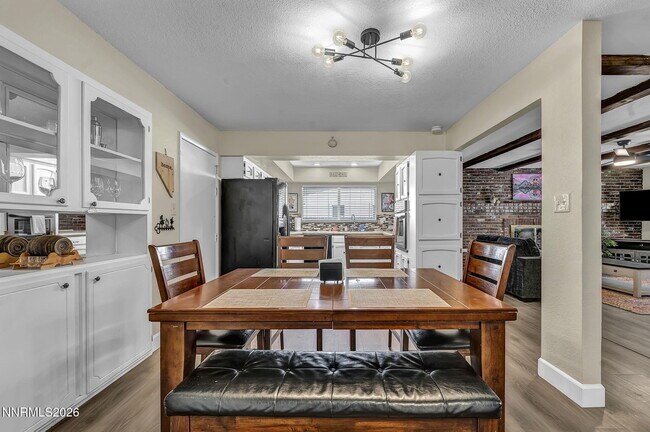 Building Photo - 1490 Foster Dr